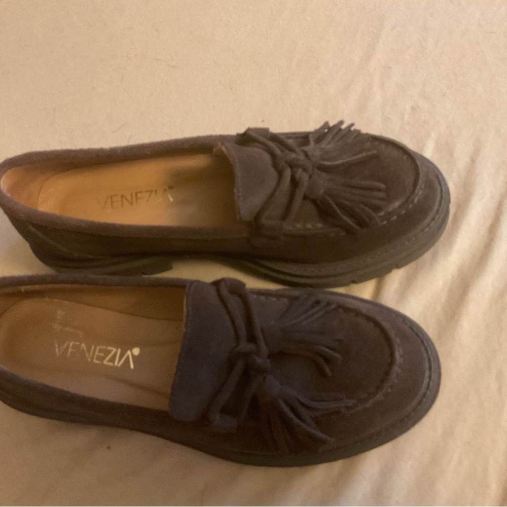 Venezia Women's Dark Brown Tassel Loafers never worn. - Picture 4 of 4